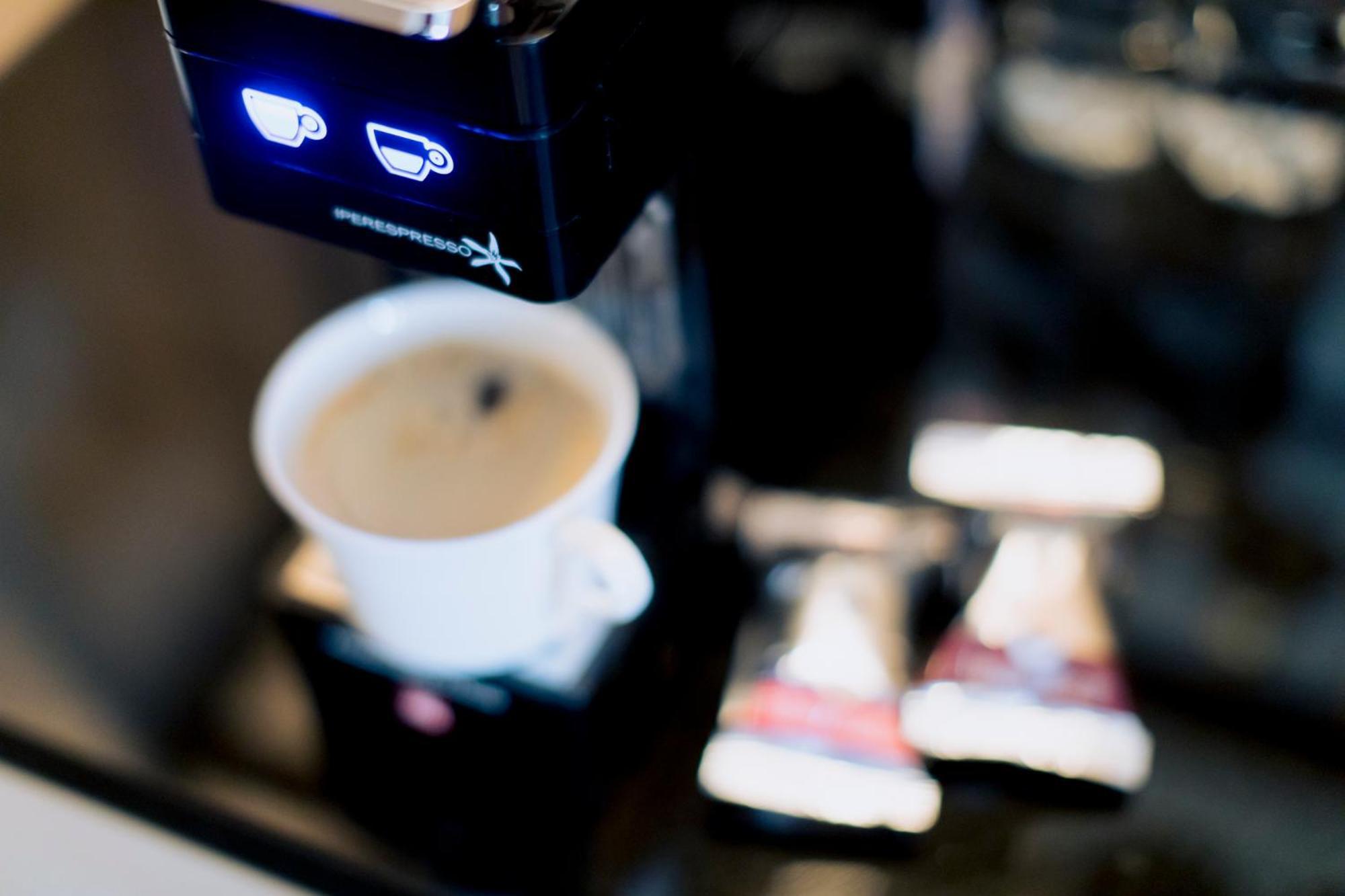 京都千酒店 外观 照片 A Nespresso machine